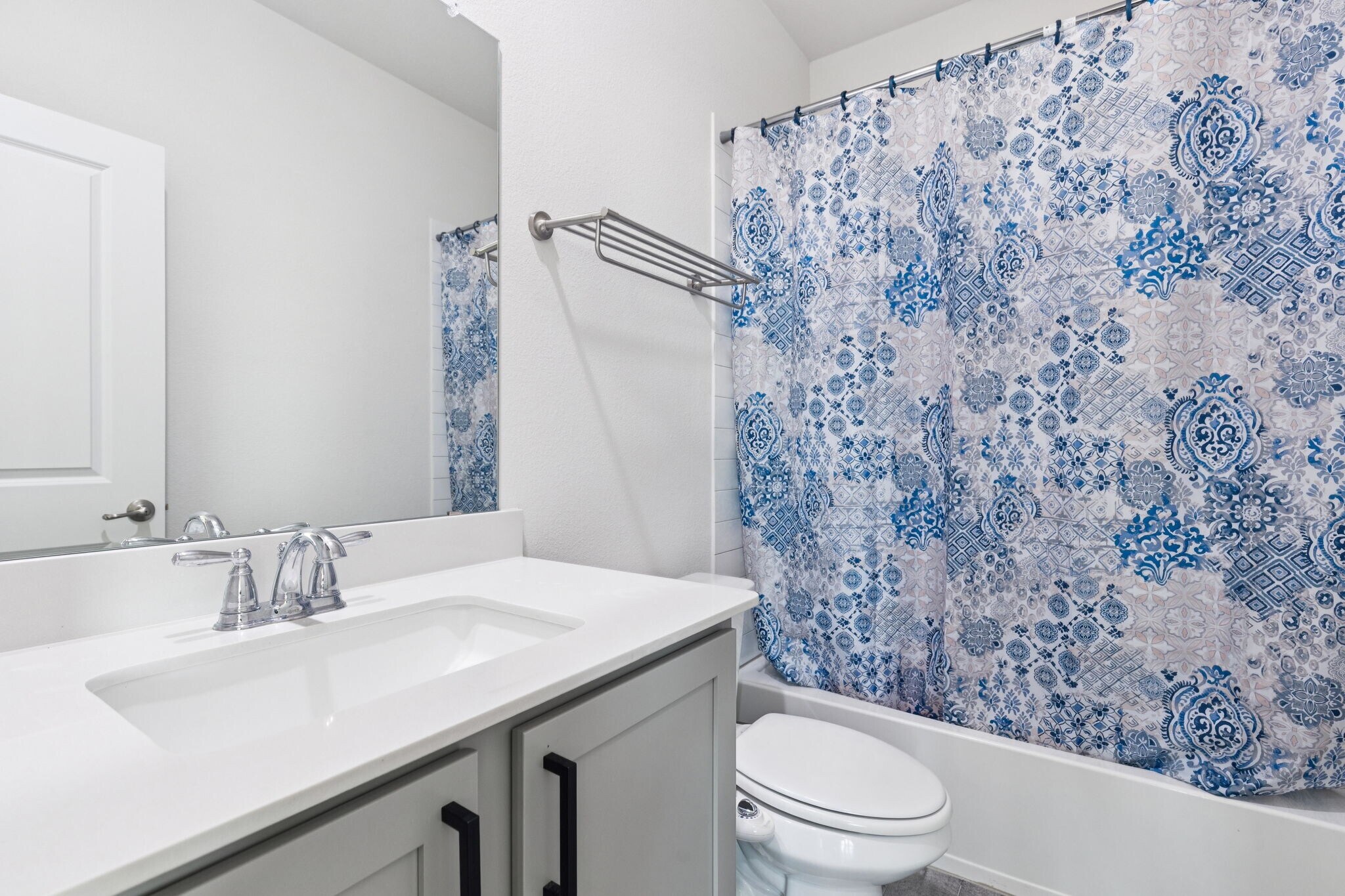 Building Photo - 11112 Canyon Oak St