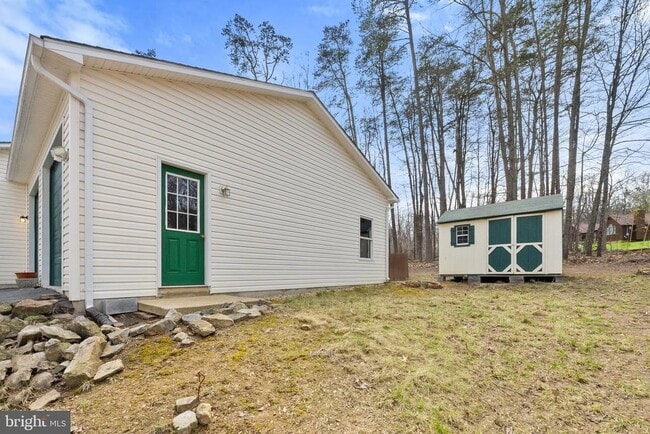 Building Photo - 100 Woodlands Ln
