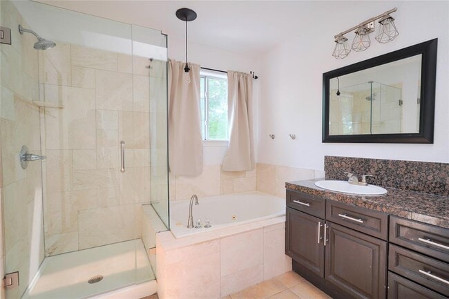 Building Photo - 9625 Copper Creek Dr