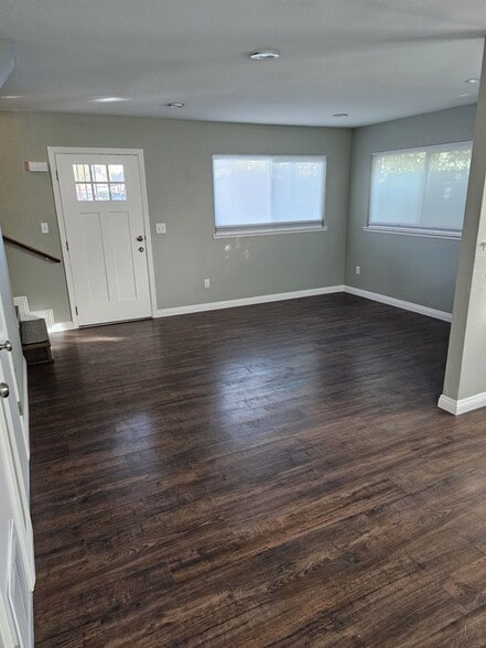 Living Room - 316 Crocker St