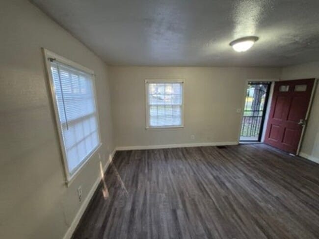 Building Photo - 3251 Meadow Ln