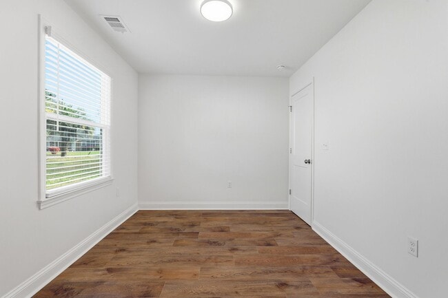 Building Photo - 1520 Audubon Dr