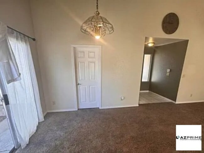 Building Photo - Nice Home