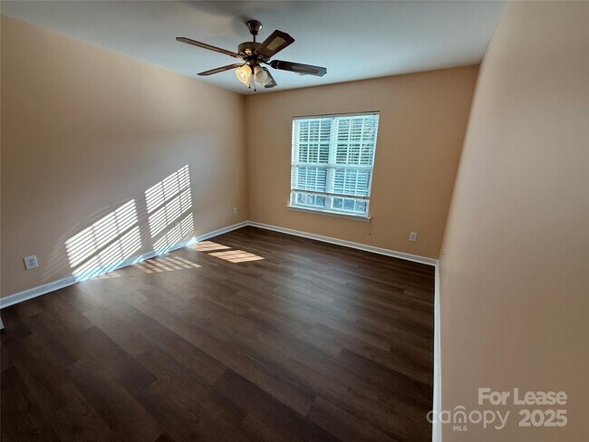 Building Photo - 11042 Woods Corner Ct