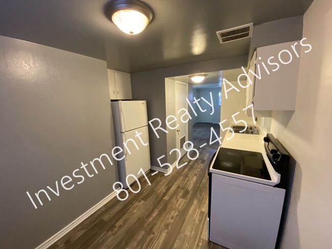 Building Photo - Two-Bedroom Apartment Near Liberty Park!