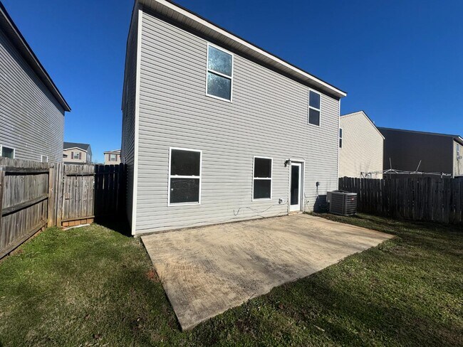 Building Photo - 172 Cloverbrook Dr