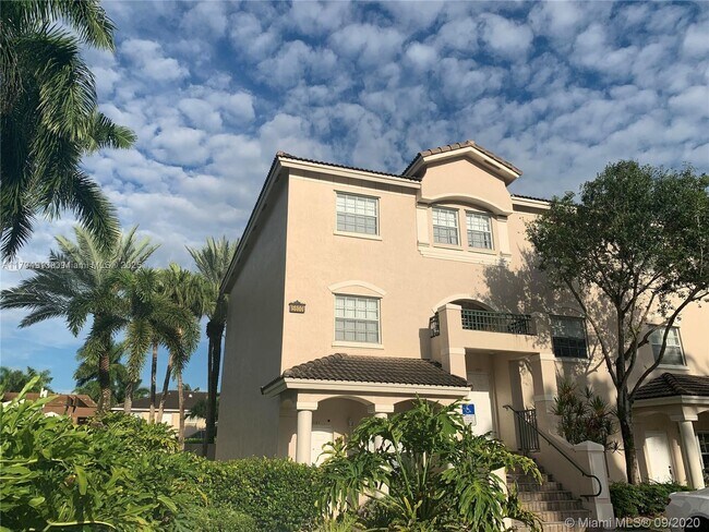 Building Photo - 5600 NW 114th Pl