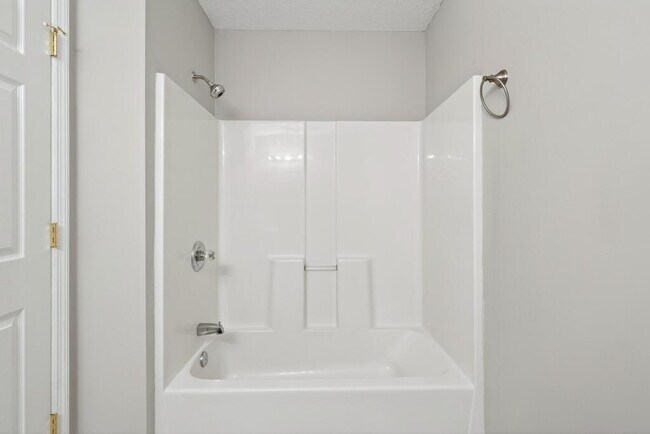 Building Photo - 2126 Center Way