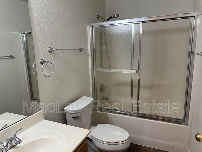 Building Photo - 334 N Duffy Way