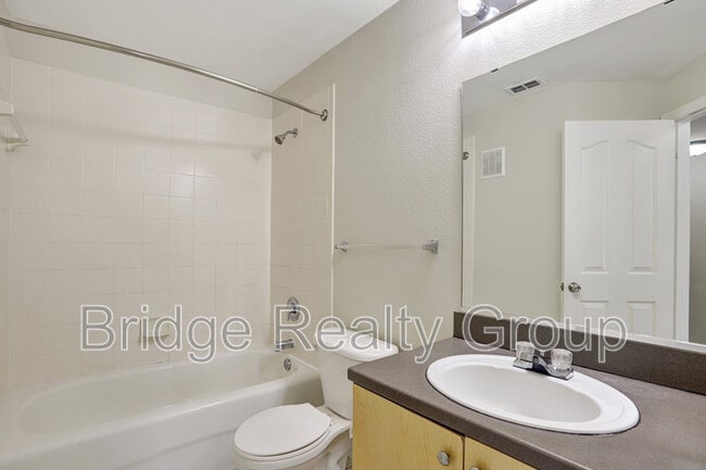Building Photo - 735 Siena Palm Dr