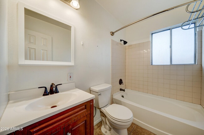 Building Photo - 4204 N 38th St