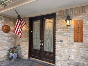 Building Photo - 1901 Potomac Dr