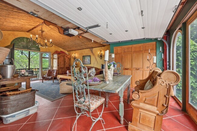 Building Photo - 12 Squam Ln