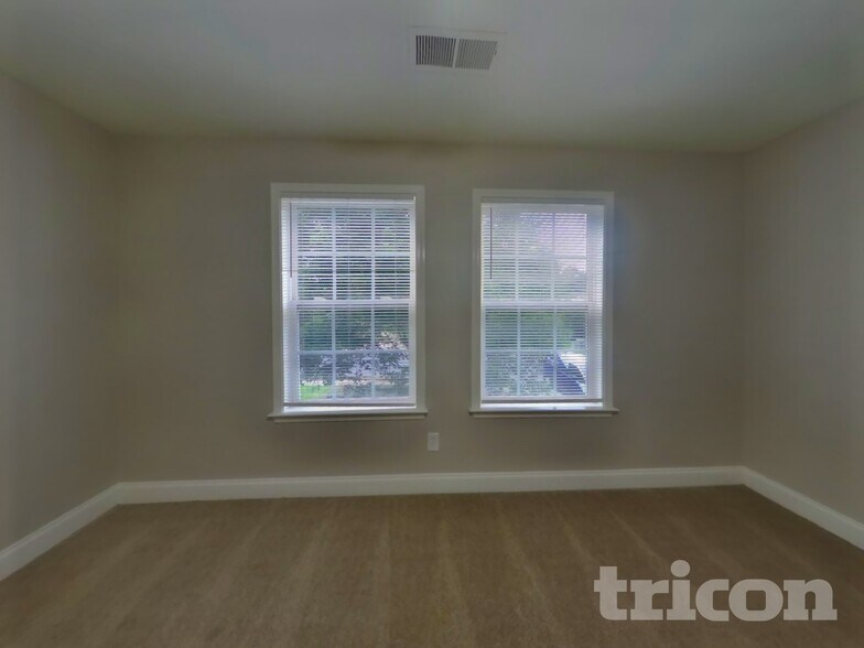 Building Photo - 2457 Terra Dr