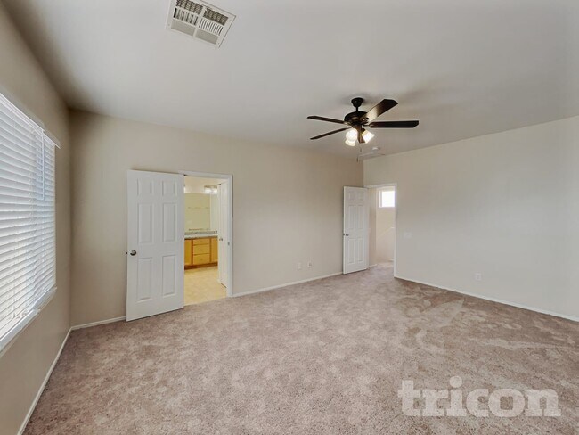 Building Photo - 6950 Diver Ave