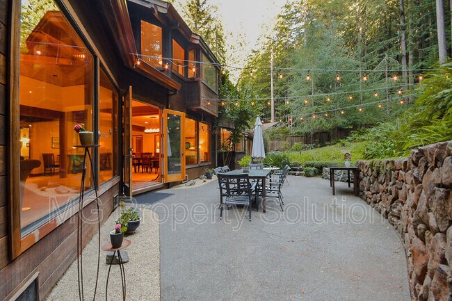 Building Photo - 7079 Lucas Valley Rd