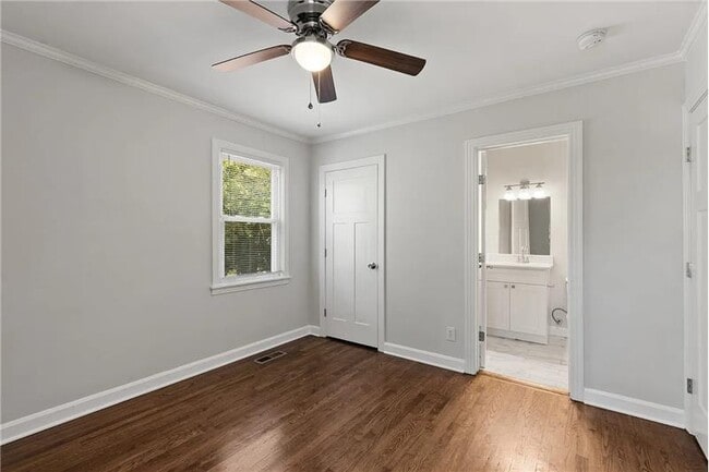 Building Photo - 613 Youngs Ln