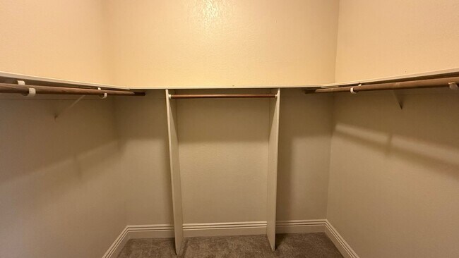 Building Photo - 2-Bedroom, 2-bathroom Condo in the Heart of Fresno