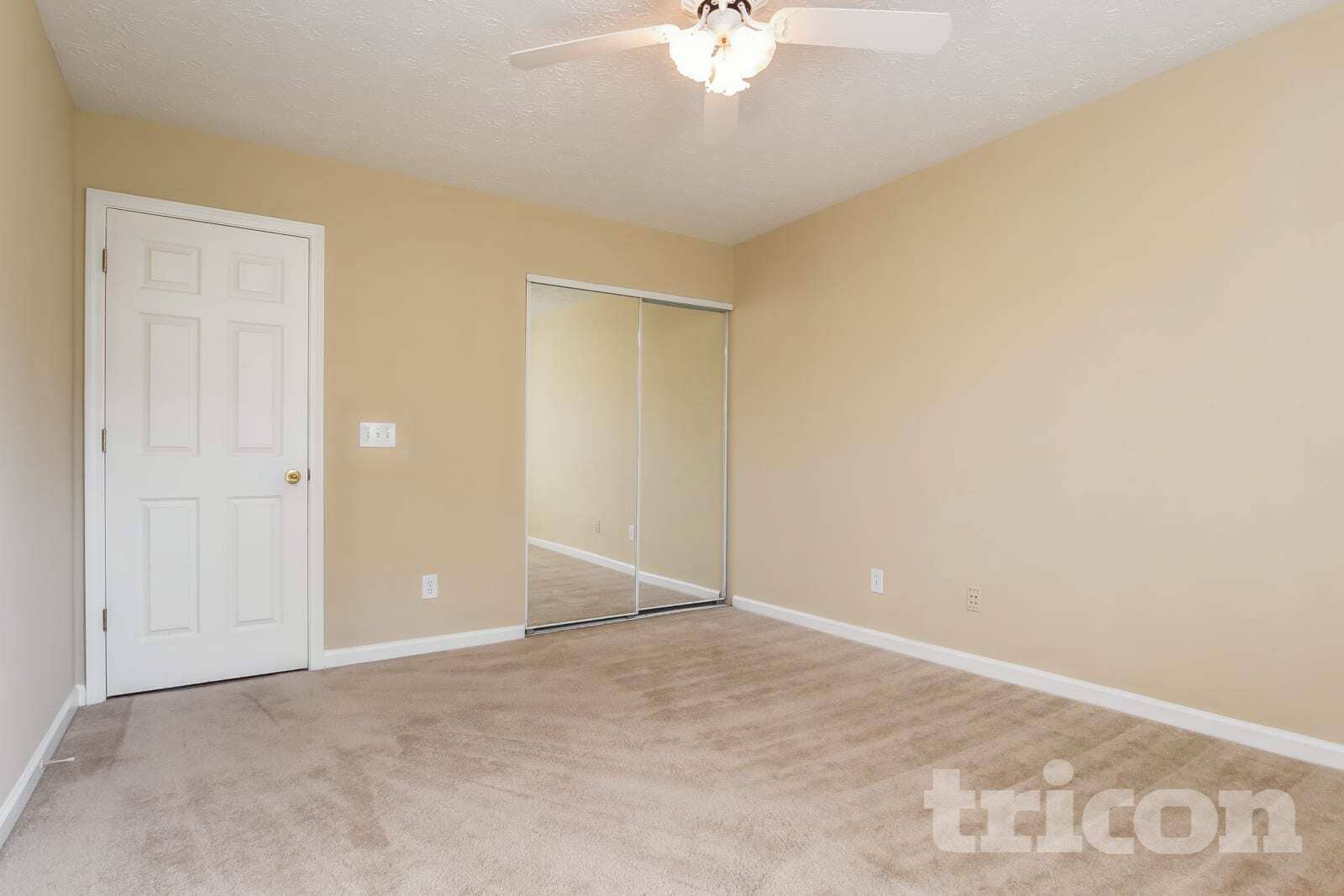 Building Photo - 425 Crested View Dr