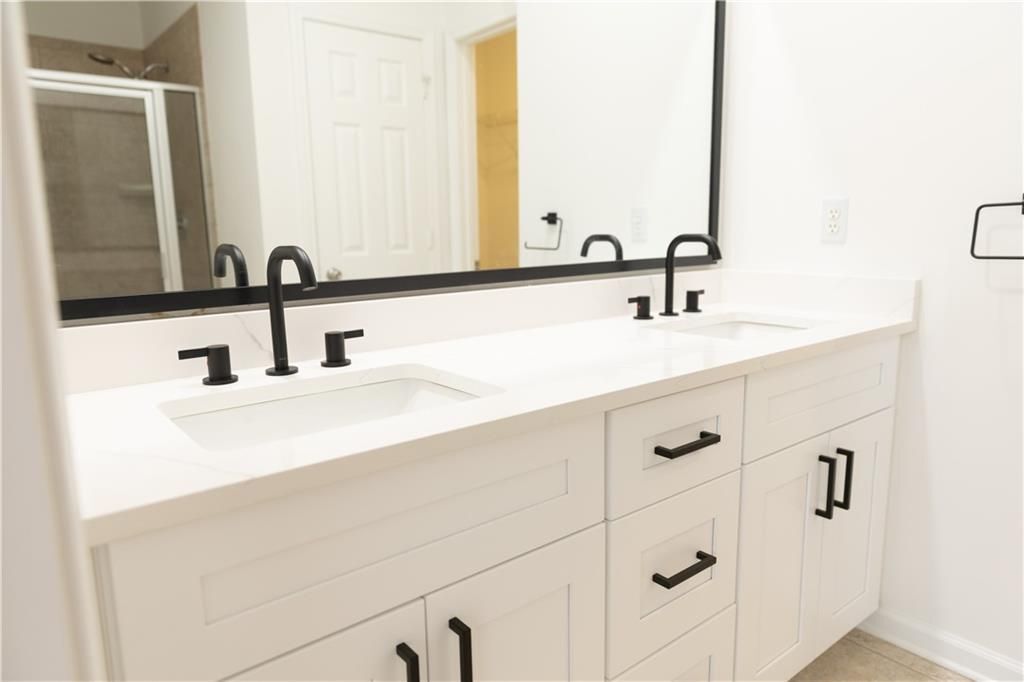 Building Photo - 90 Grove Park Ln