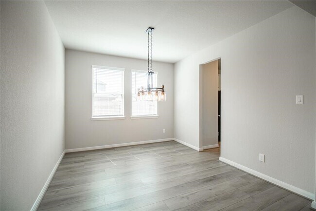 Building Photo - 21449 Kings Guild Ln