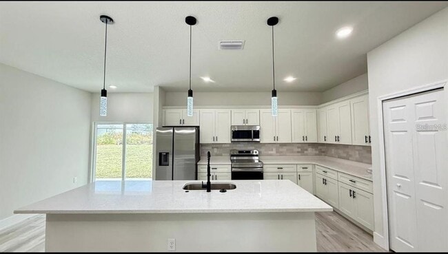 Building Photo - 495 Marion Oaks Manor