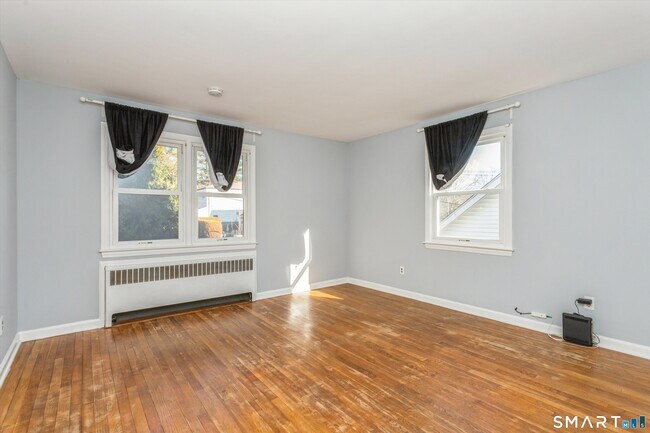 Building Photo - 8 Reynolds Pl