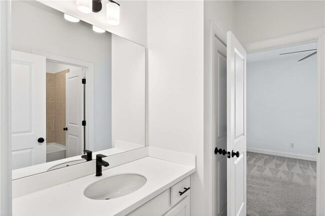 Building Photo - 395 Tillman Pass