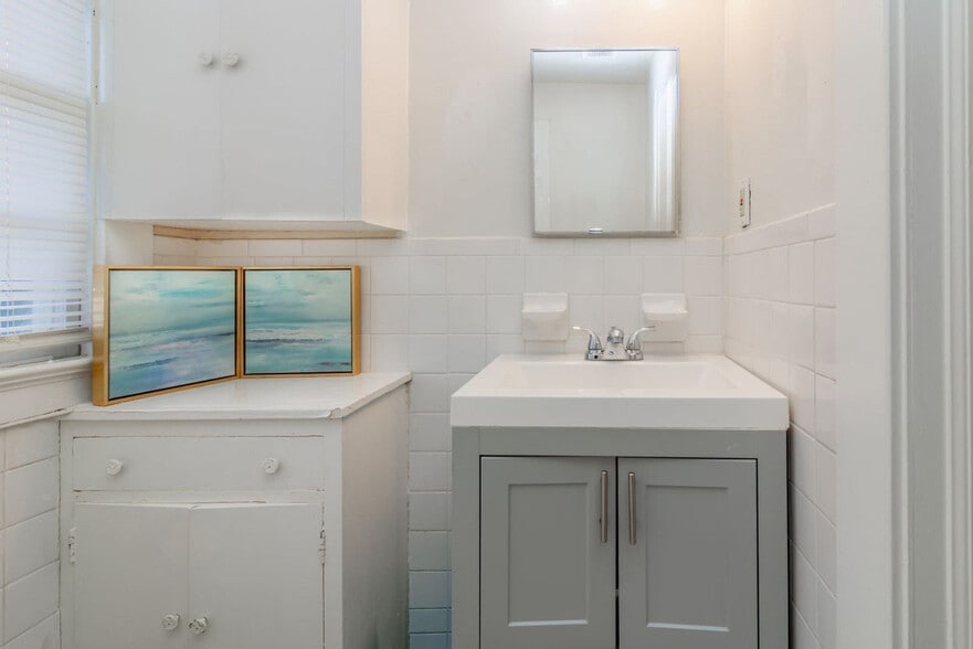 Building Photo - 2217 13th St