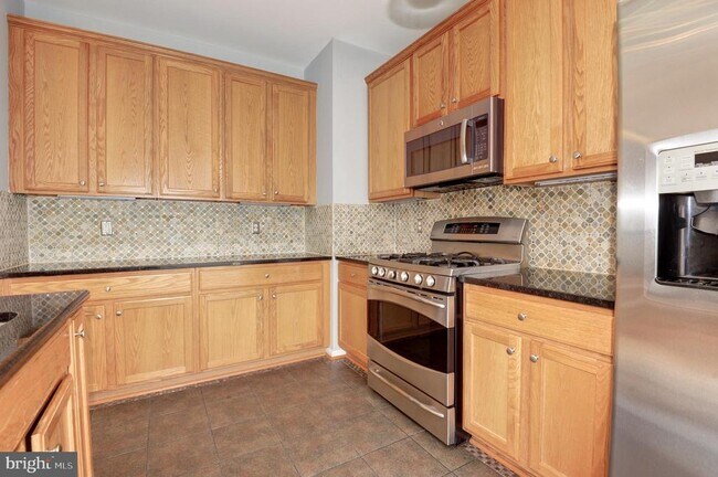 Building Photo - 18818 Silverwood Terrace