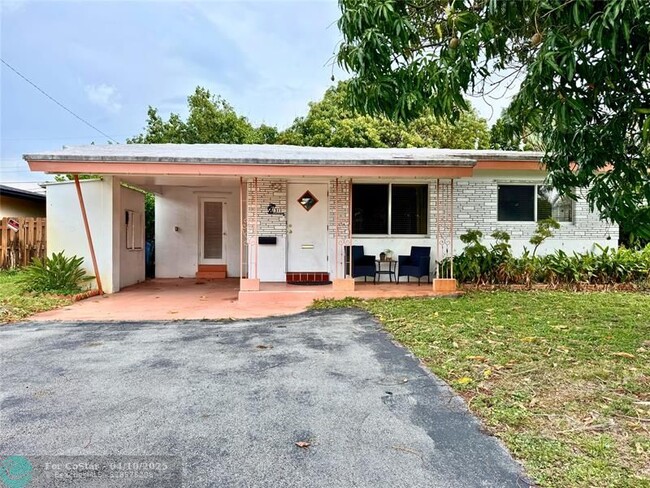 Building Photo - 311 NE 48th Ct