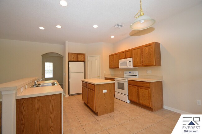 Building Photo - 40 Persimmon Dr