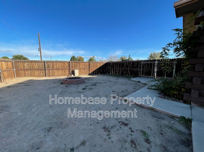 Building Photo - 2600 E Cliffside Dr