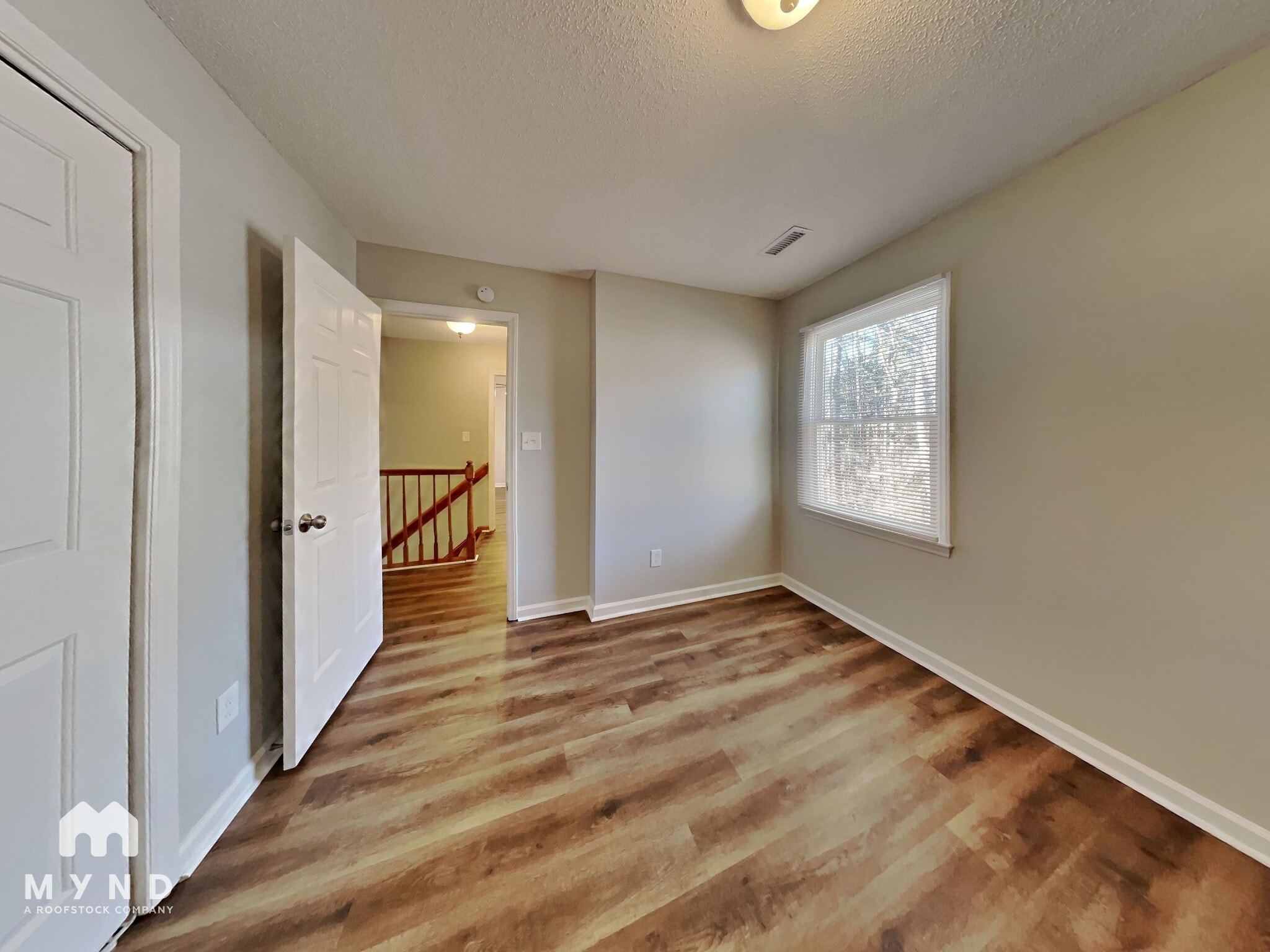 Building Photo - 904 Estelle Ct