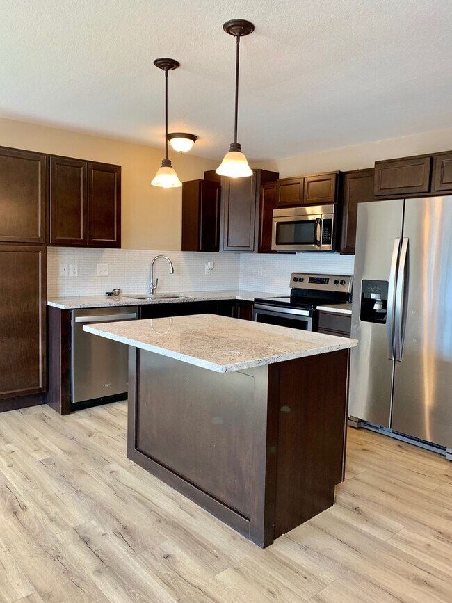 Building Photo - 8712 E Harry St