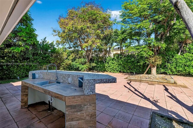 Building Photo - 6731 SW 138th St