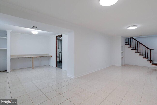 Building Photo - 8122 Truro Ct