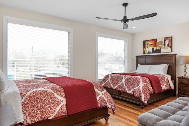 Building Photo - 1203 Tremont Ave