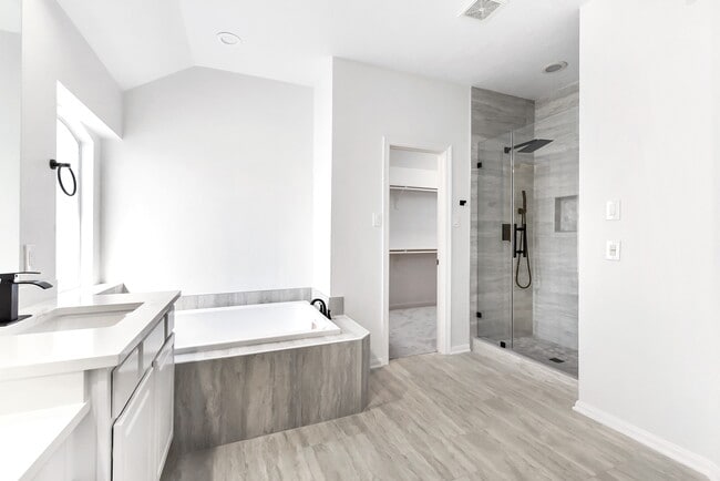 Building Photo - 21823 Mystic Point Ct