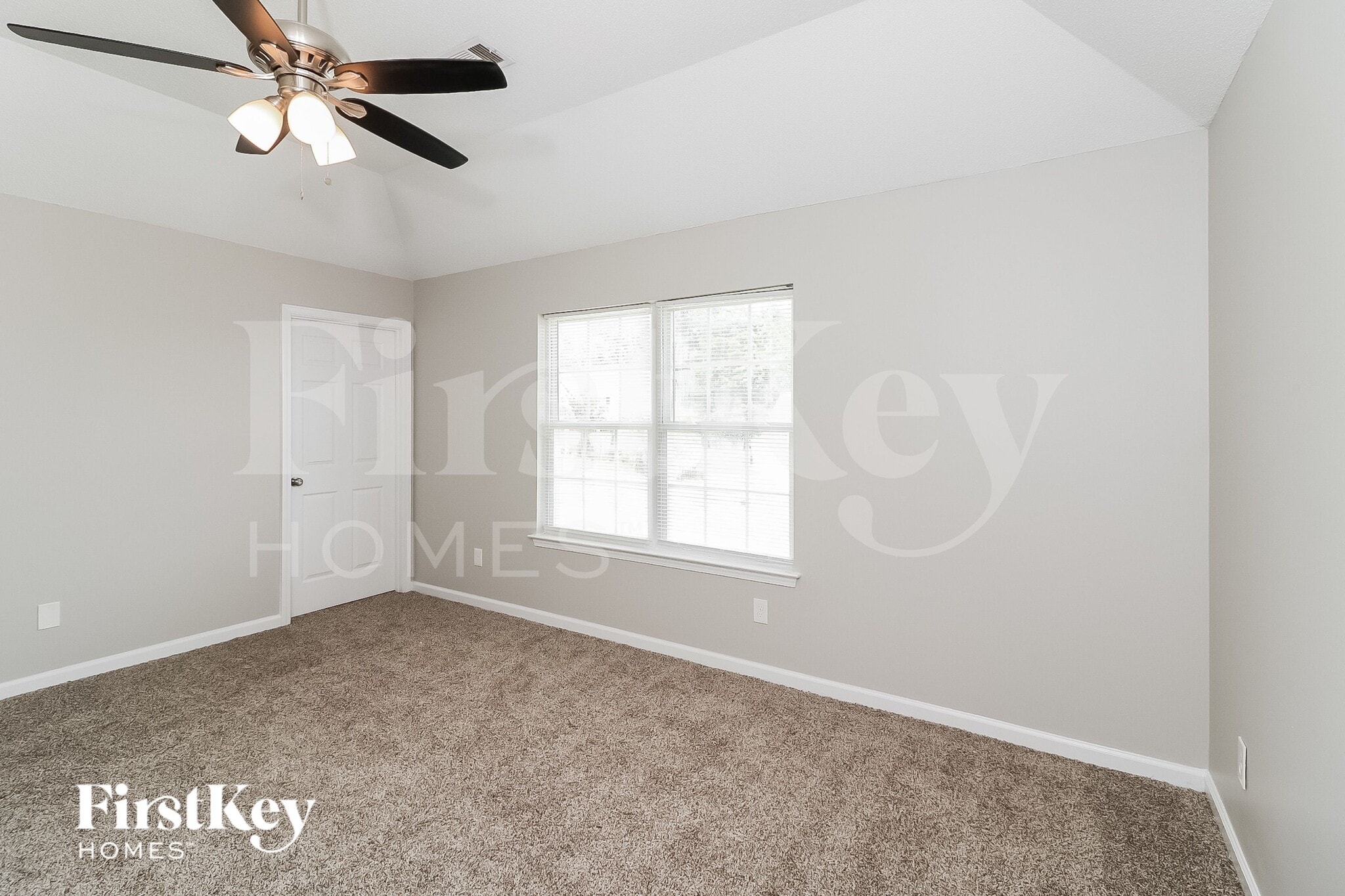 Building Photo - 444 Birchwood Dr