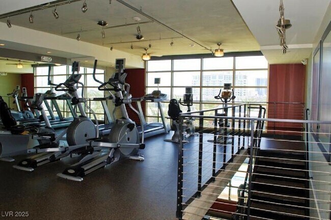 Building Photo - 353 E Bonneville Ave