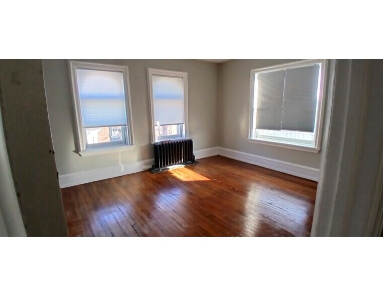 BR 1 - 1720 Memorial Ave