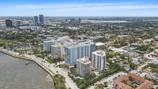 Building Photo - 1551 N Flagler Dr