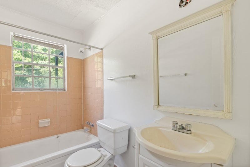 Building Photo - 1380 Church St