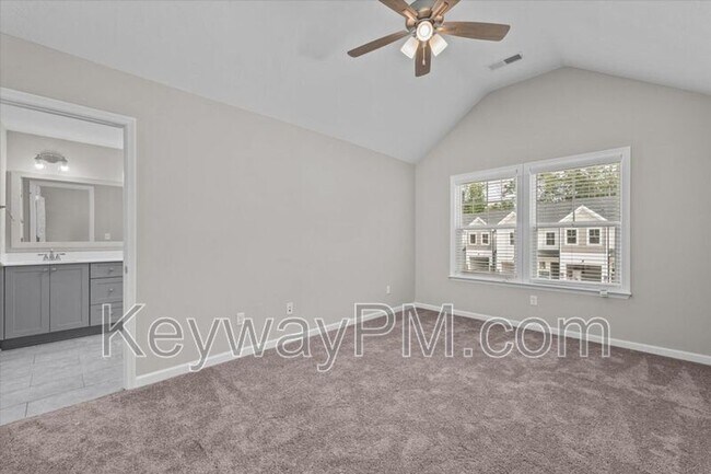 Building Photo - 232 Linsmore Ave