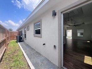 Building Photo - SUPER LOW PRICED - Like Brand New 2bed/2bath Apartment in Edinburg. Don't Miss Out!