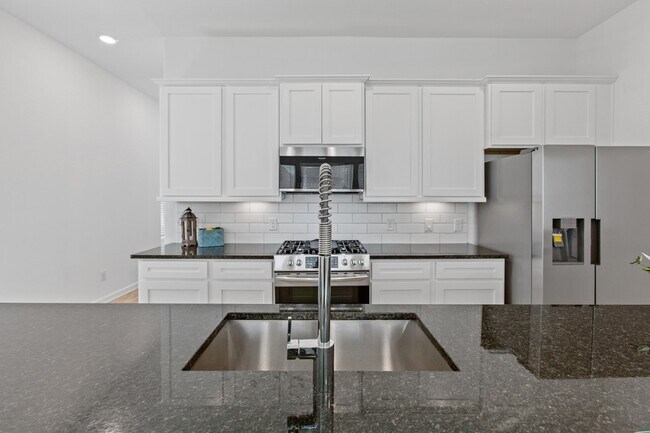 Building Photo - 4131 Balboa Dr