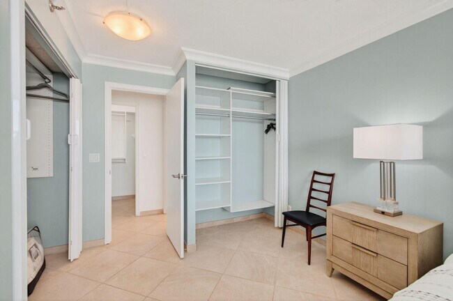 Building Photo - 4511 S Ocean Blvd