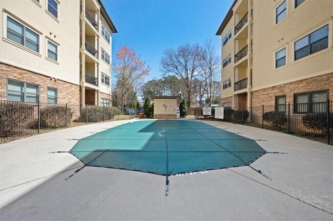 Building Photo - 2230 Cheshire Bridge Rd NE