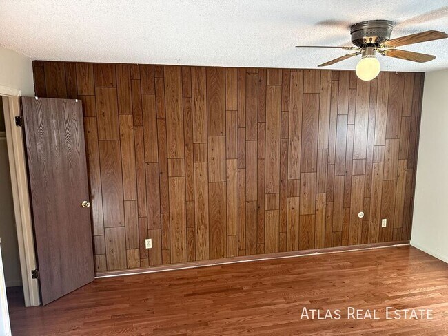 Building Photo - 9415 Brentwood St